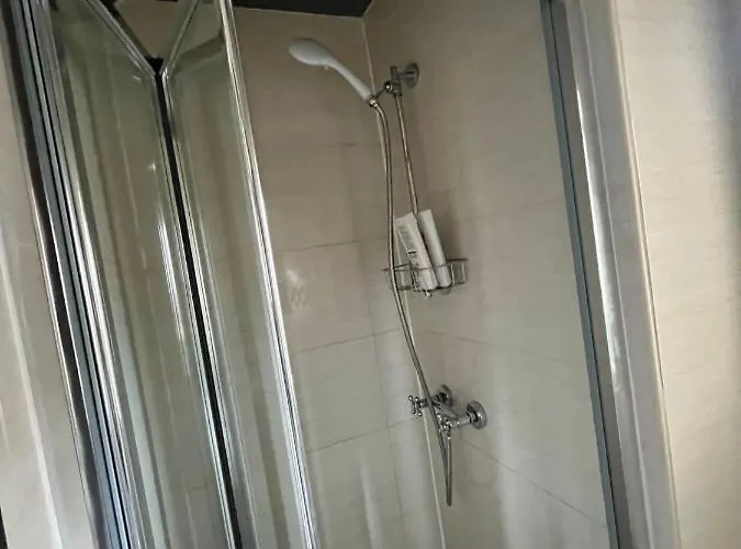 Upstairs - Private Kitchenette&small En-suite Appartamento Dublino