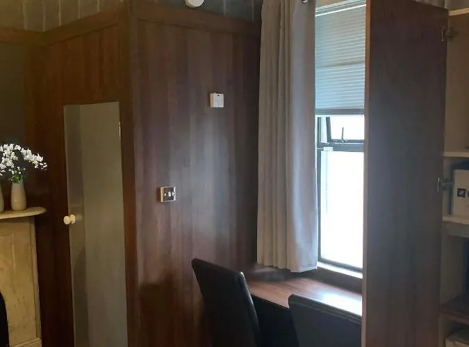 アパート Upstairs - Private Kitchenette And Small En-suite