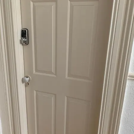 Lejlighed Upstairs - Private Kitchenette And Small En-suite Dublin